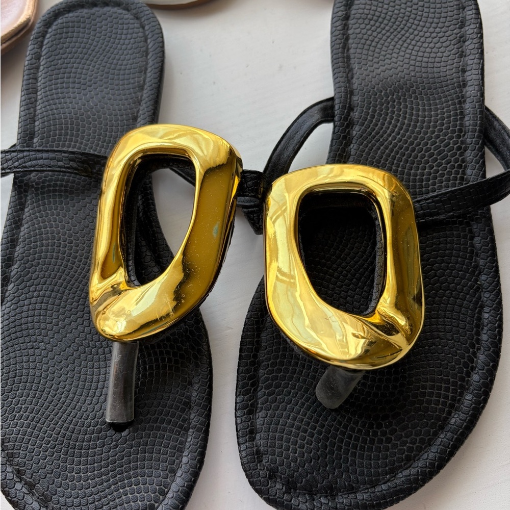 Bundle of 4 Women’s Sandals - Picture 3 of 5